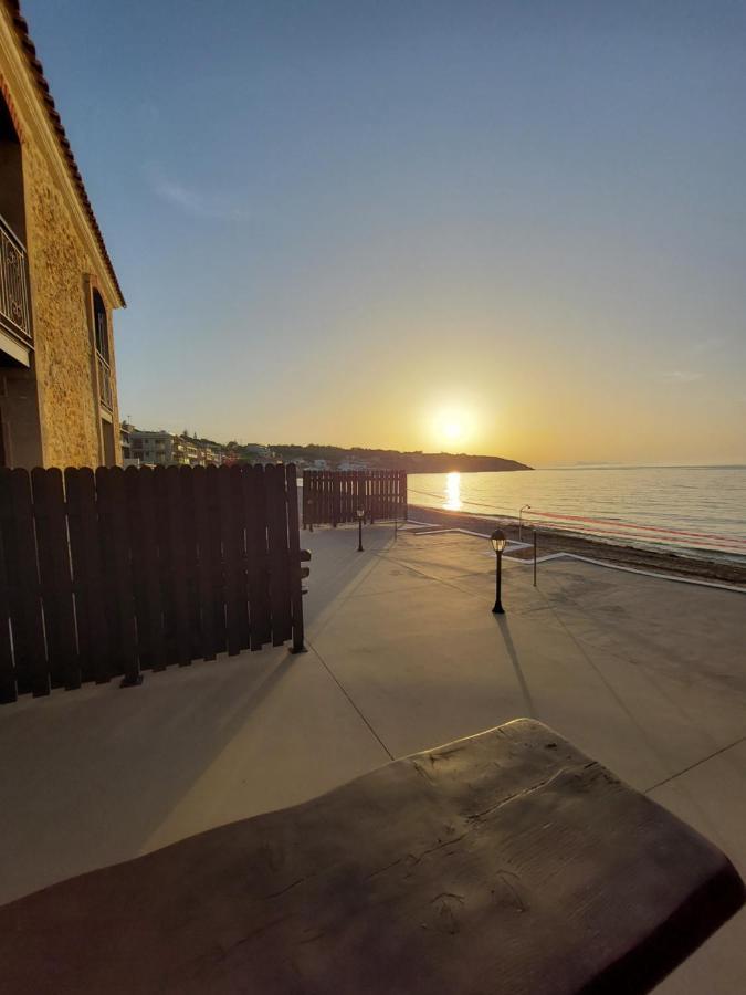 Volakas Beachfront Suites Rethymno  Exterior photo