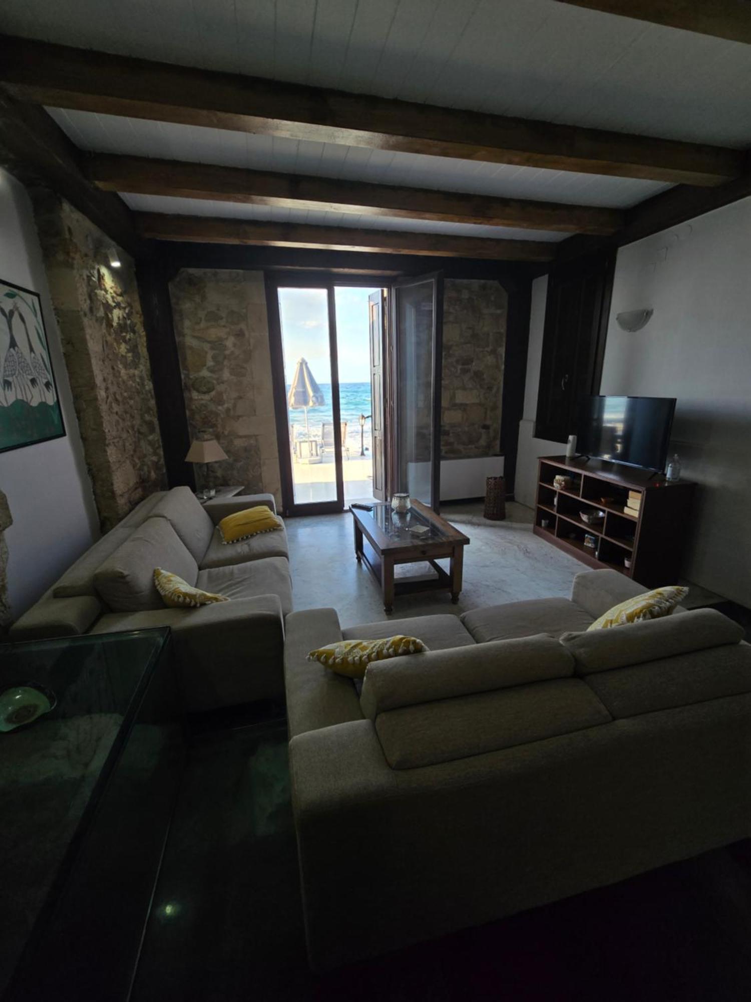Volakas Beachfront Suites Rethymno  Exterior photo