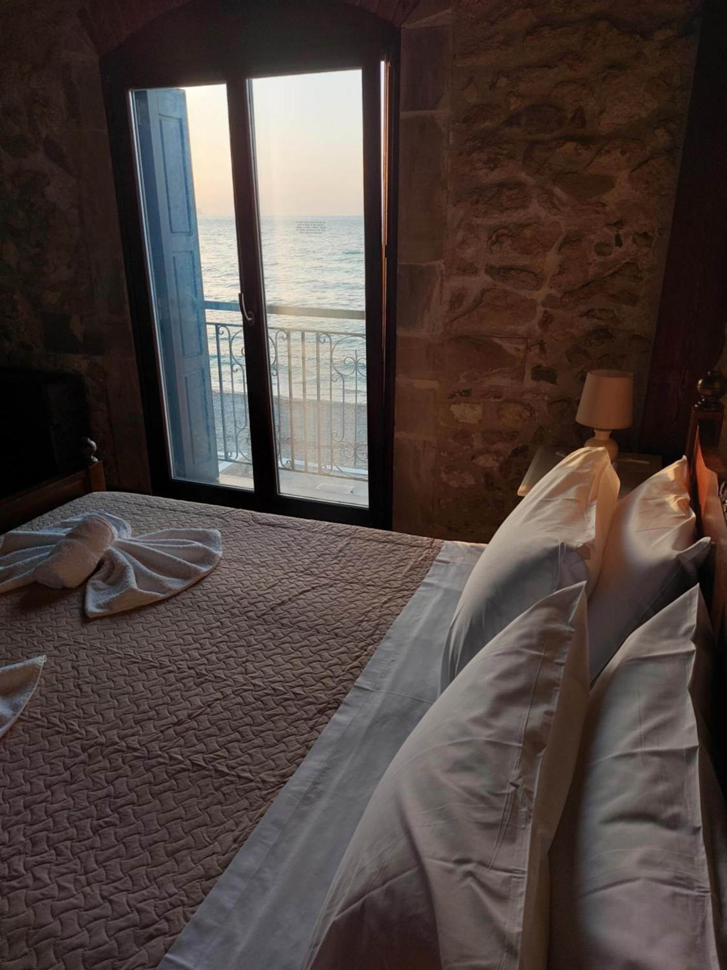 Volakas Beachfront Suites Rethymno  Exterior photo