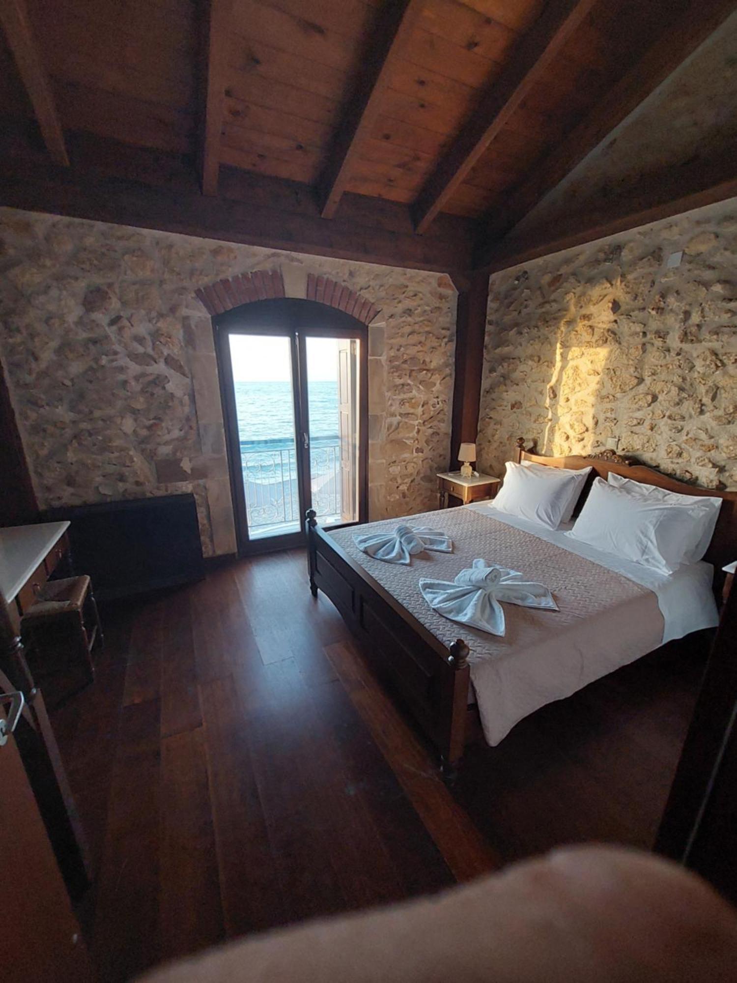 Volakas Beachfront Suites Rethymno  Exterior photo